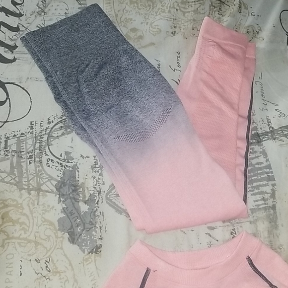 Seamless 2 piece set - Picture 3 of 3